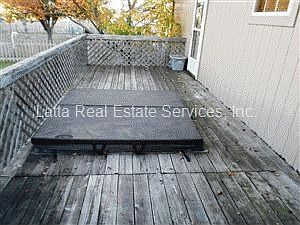 Large Deck w/Hot Tub