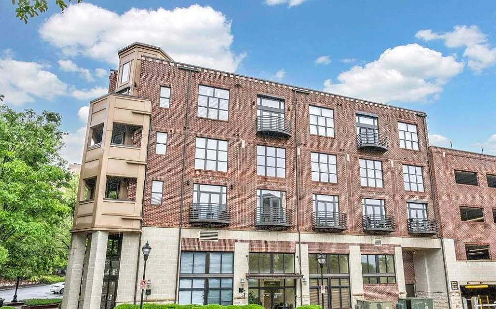 1 bed, 804 sqft, $1,975 — Photo 1
