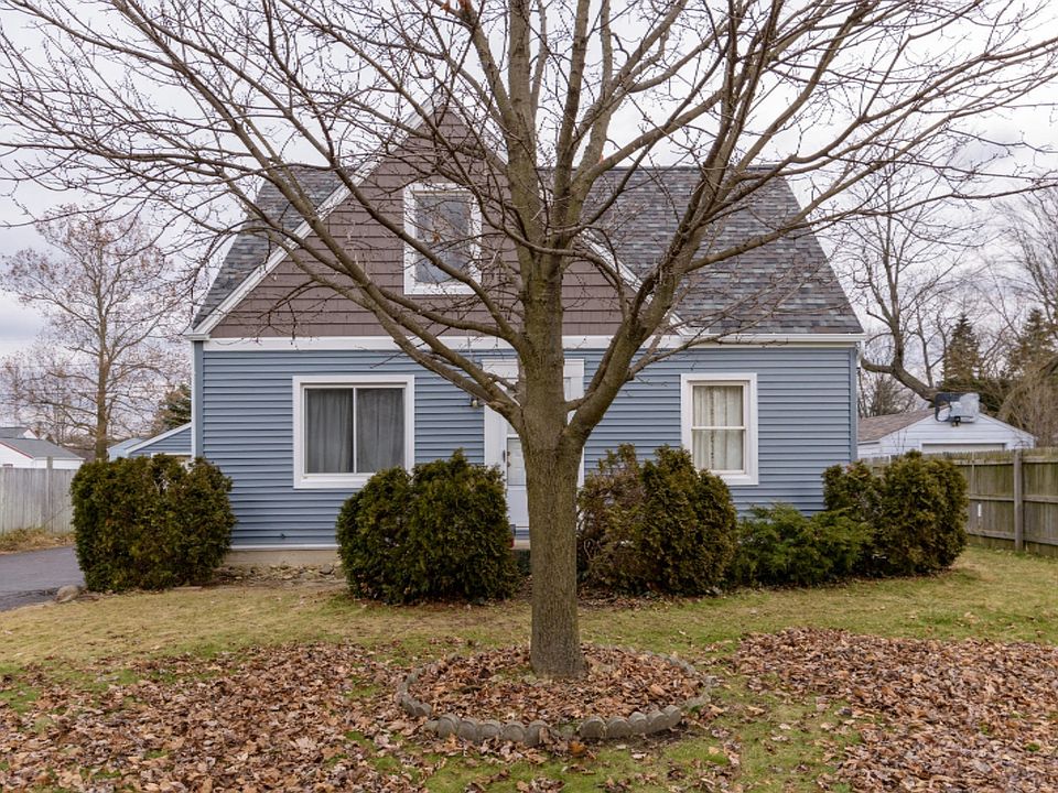 1st image of 176 22nd St N