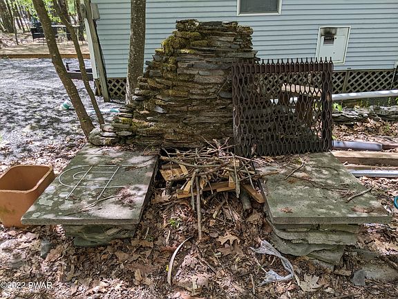 3rd image of 2217 Mallard Ln