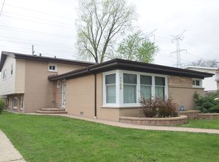 7709 Beckwith Rd, Morton Grove, IL 60053