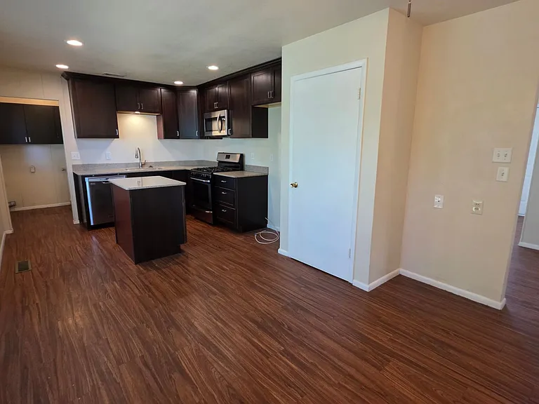 6251 Shadydell Dr — Photo 8