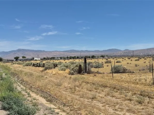 1 Happy Trl, Apple Valley, CA 92307