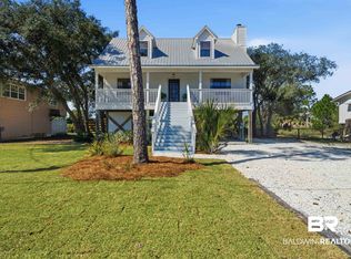 128 W 6th Ave, Gulf Shores, AL 36542