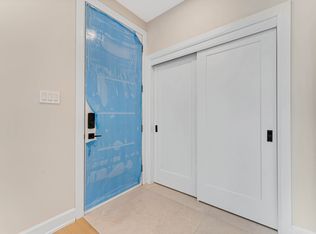 292 B Duncairn Ave #A, Ottawa, ON K1Z 7G9