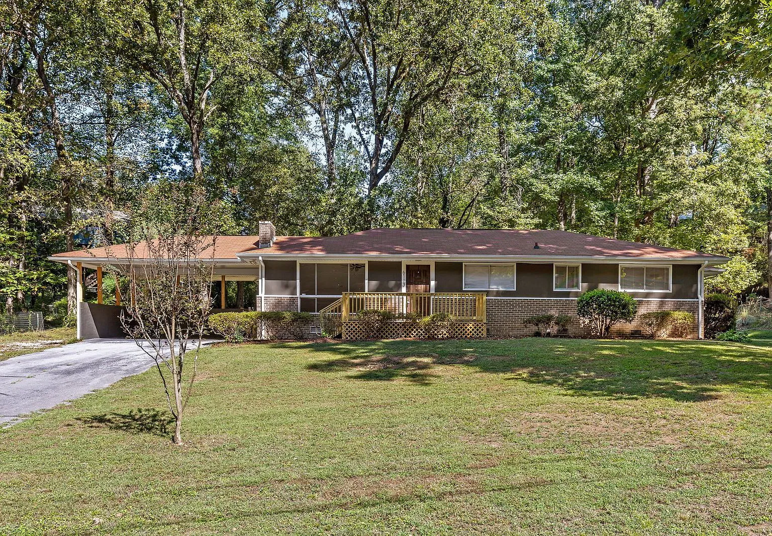 4 bed, 2.0 bath, 1554 sqft, $1,999 — Photo 1