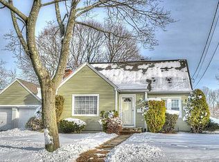 117 Turner Ave, Cranston, RI 02920