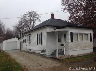 804 W Franklin St, Taylorville, IL 62568