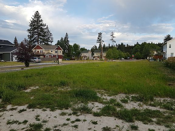 3rd image of 710 Aspen Grove St