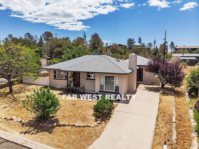 821 Prescott Heights Dr — Photo 2