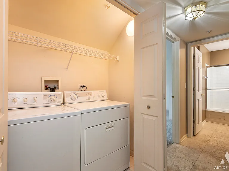 2838 N Greenwood Ave — Photo 23