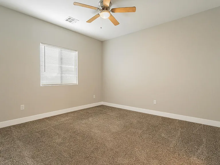 1681 S Dandelion St #1 — Photo 18