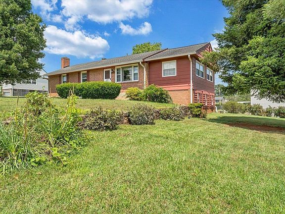 2nd image of 3705 Hawley Dr