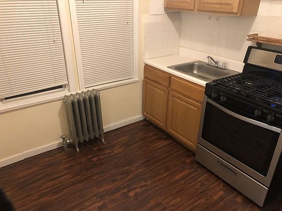 3rd image of 2522 30th Ave
