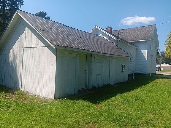 2nd image of 220 E State St