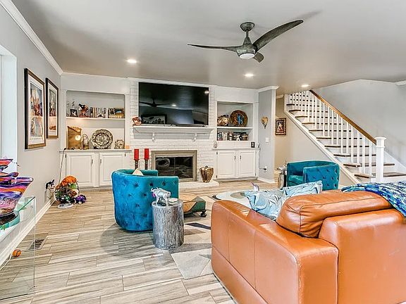 Pictures are of 1440 Side. But they are identical.