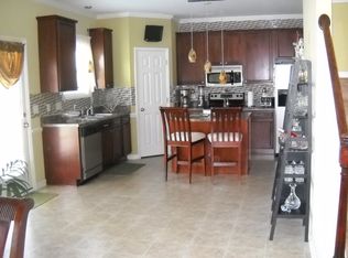 202 Goldfinch Ct, Mebane, NC 27302