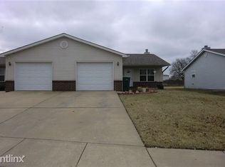 127 Autumn Pine Dr, Fairview Heights, IL 62208