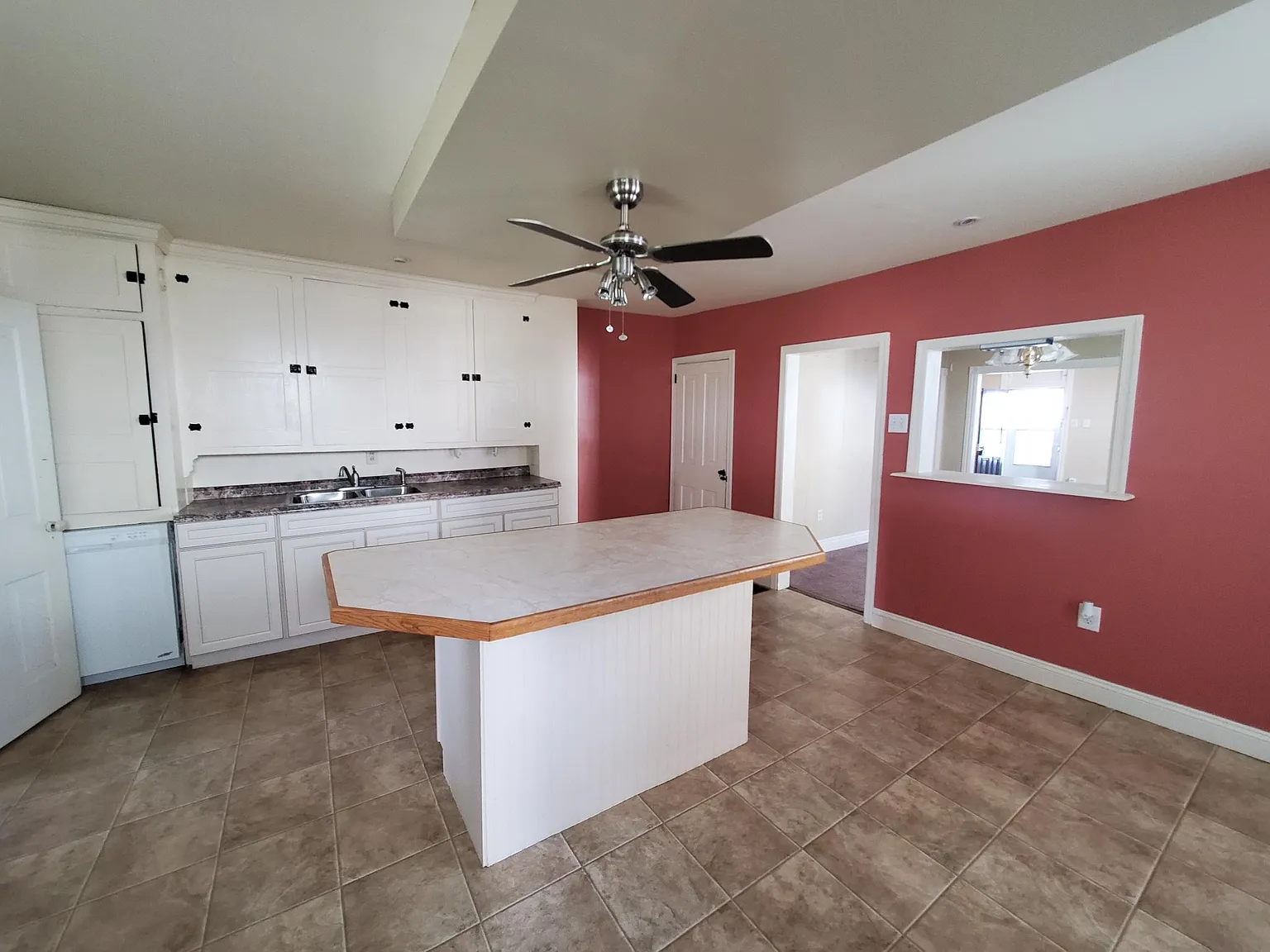 3 bed, 1664 sqft, $1,800 — Photo 2