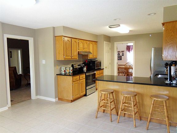 2nd image of 122 Tipton Lake Cir W