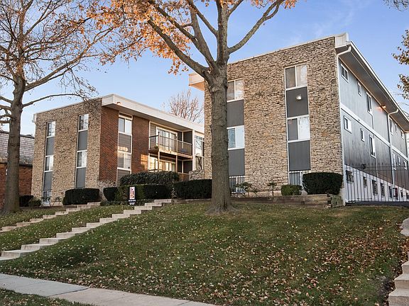 2nd image of 4006 Oak St #8