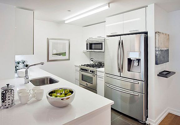3rd image of 227 W 77th St Penthouse B