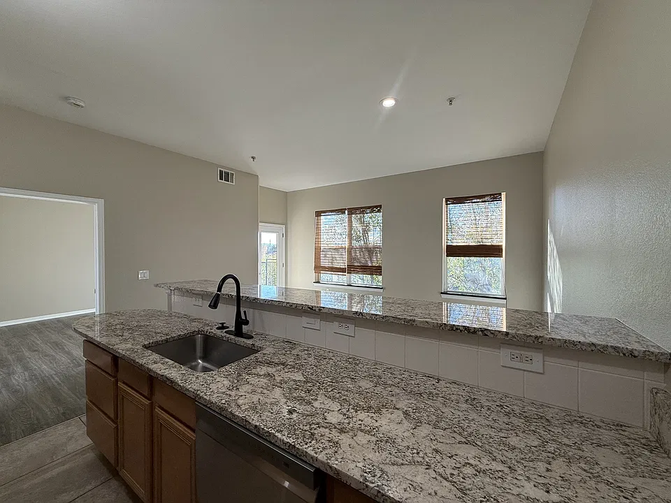 15475 Andrews Dr #305