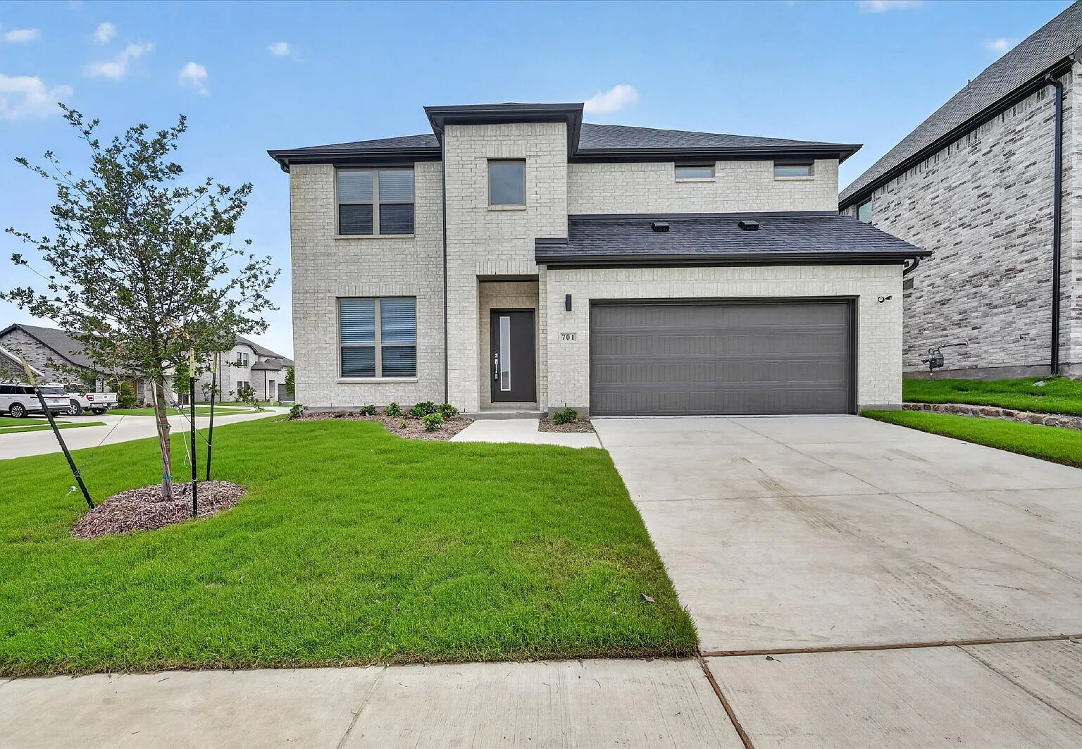 7 bed, 4.0 bath, 3600 sqft, $4,200 — Photo 1