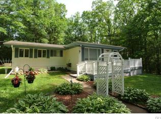 510 Highpoint Dr, Bartonsville, PA 18321