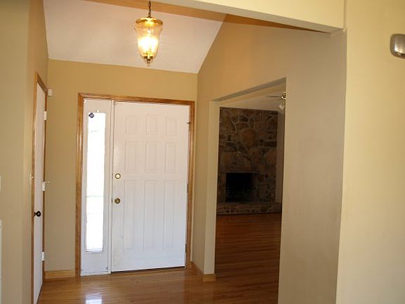 3rd image of 3500 Sugartree Ct