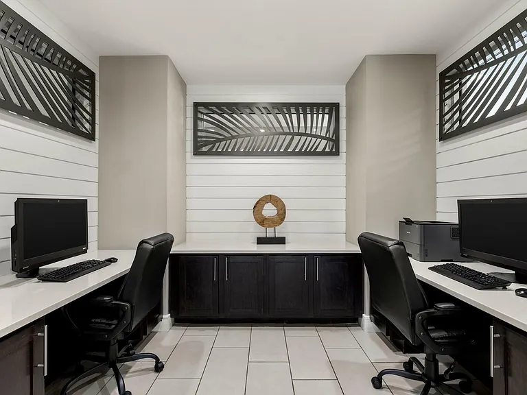 Citi Lakes - Business Center