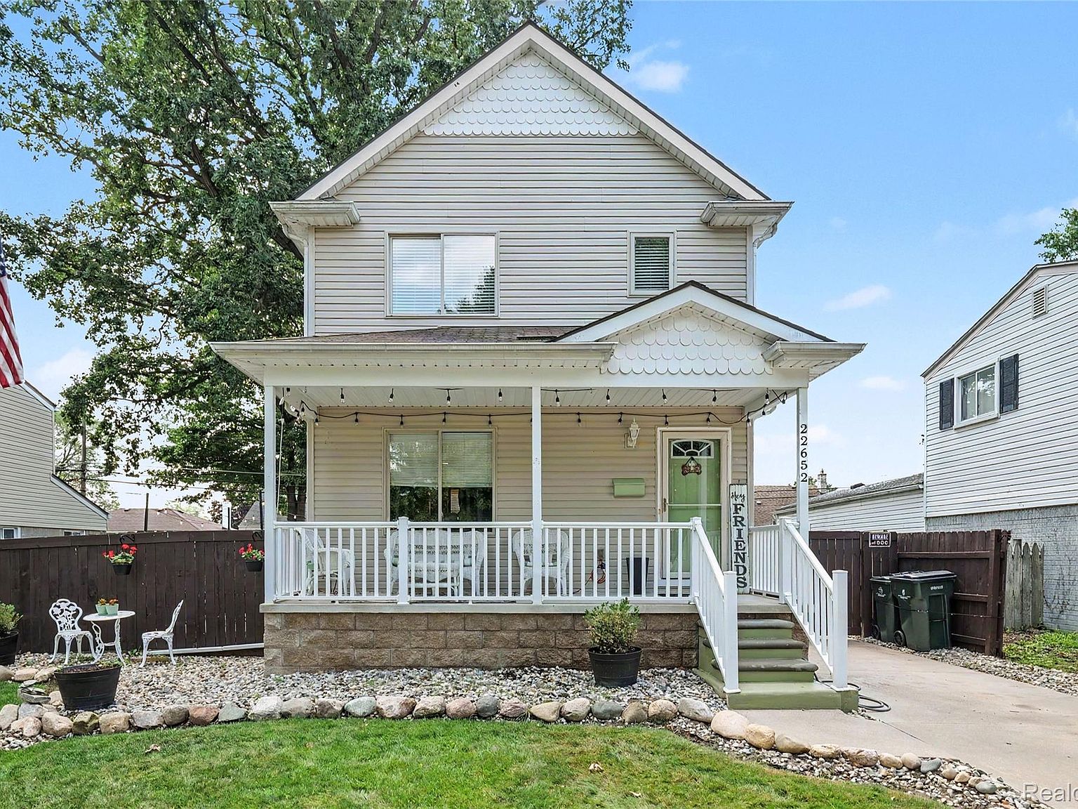 22652 Maxine St, Saint Clair Shores, MI 48080