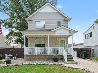 22652 Maxine St, Saint Clair Shores, MI 48080