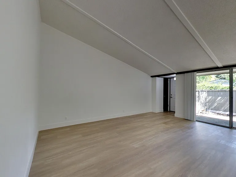 Riverwood Apartments — Photo 109