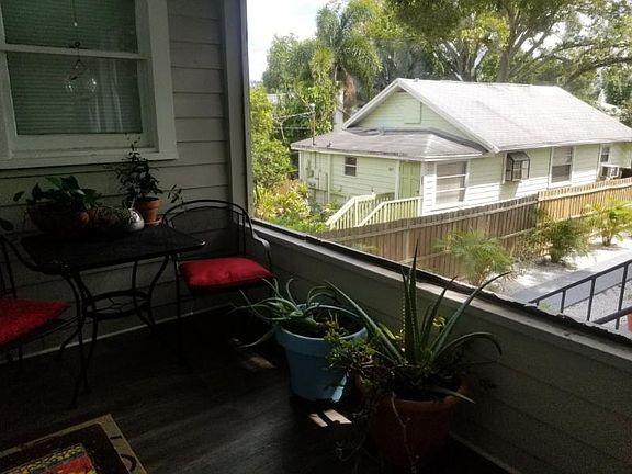 5th image of 2447 1/2 Burlington Ave N