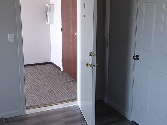 3rd image of 5366 Southgate Blvd #5