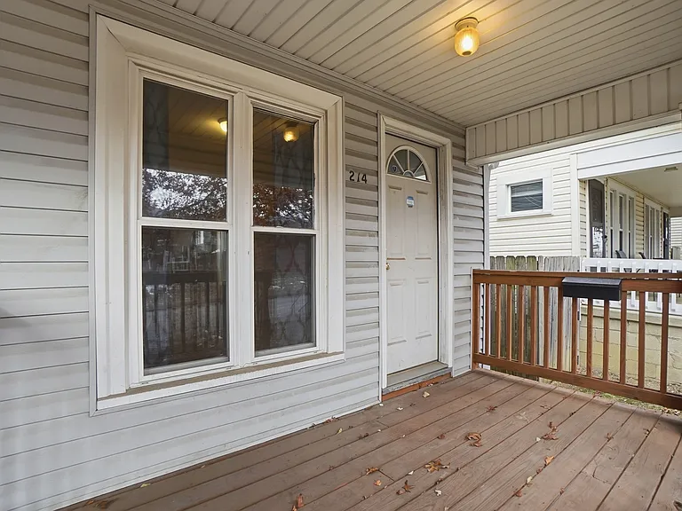214 E Hudson St #212 — Photo 6