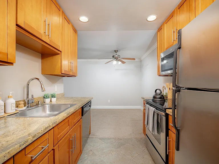 Regency #118 kitchen