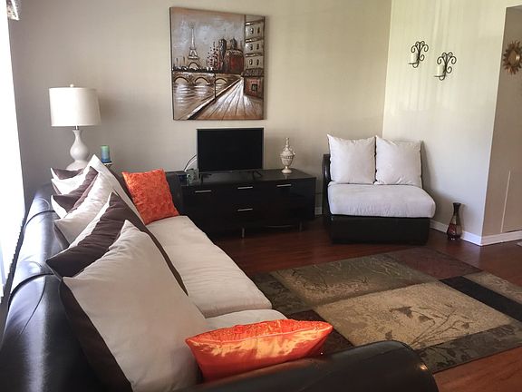 3rd image of 2458 Columbia Dr APT 10