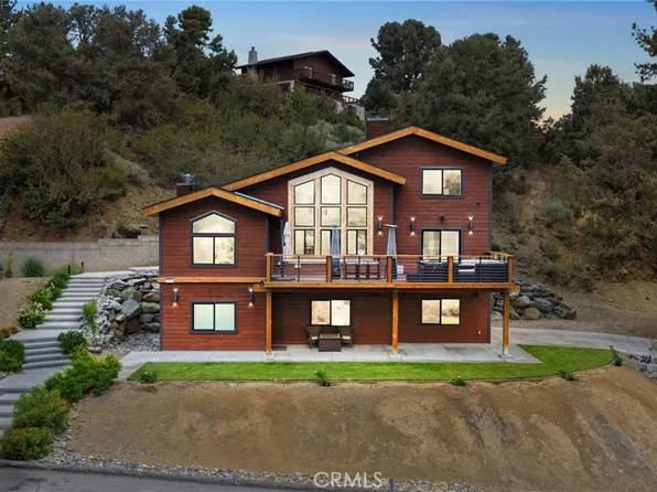 2324 Zermatt Dr, Wrightwood, CA 92397
