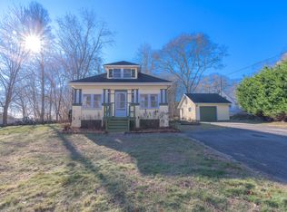 8 Burdick Ln, Pawcatuck, CT 06379