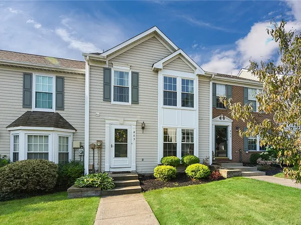 853 Parkridge Ln, Coraopolis, PA 15108