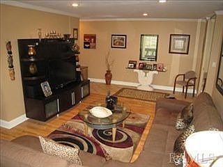 3rd image of 2 Fountain Ln APT 2D