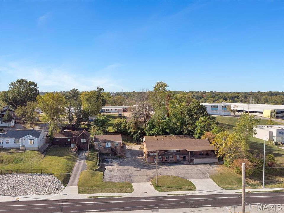 2nd image of 8950 Natural Bridge Rd