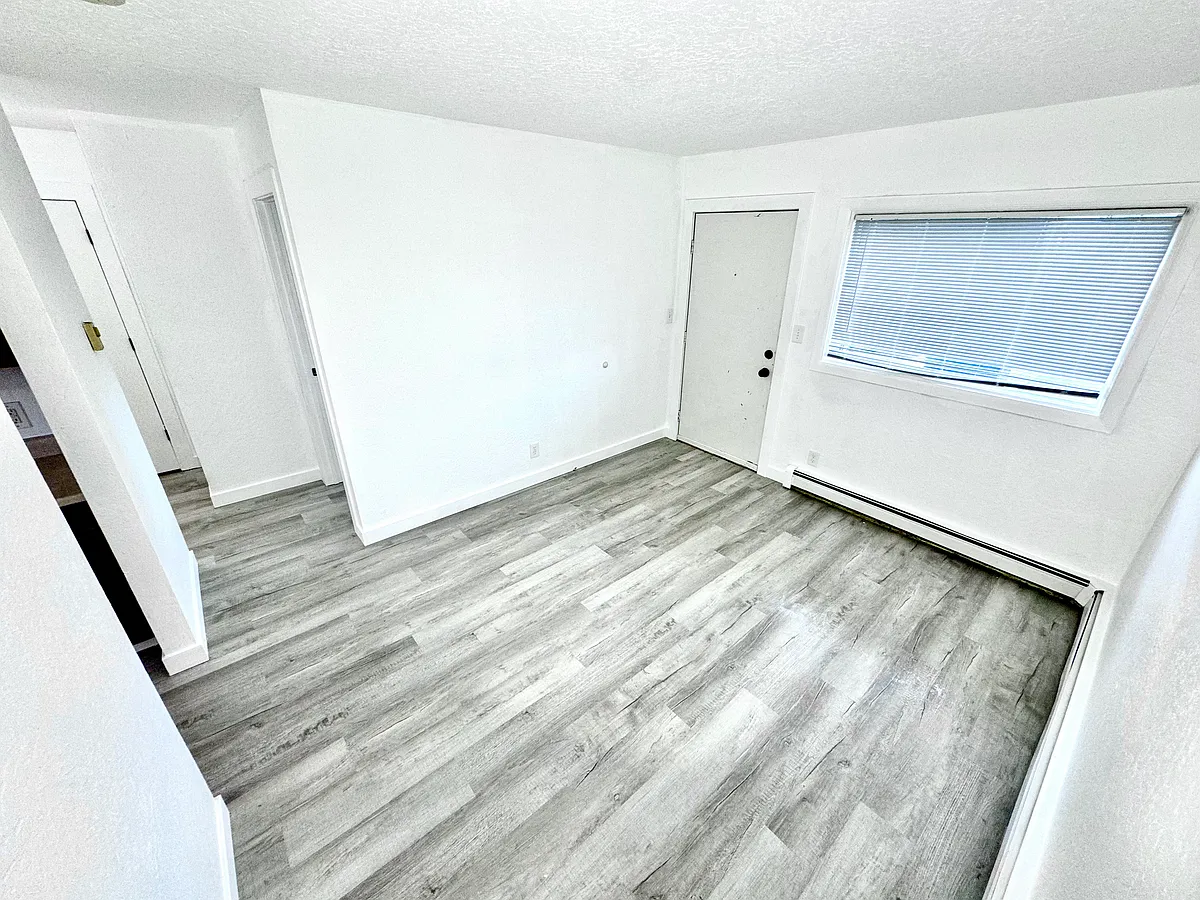 Building Photo - 1210 Lilac Ln #3