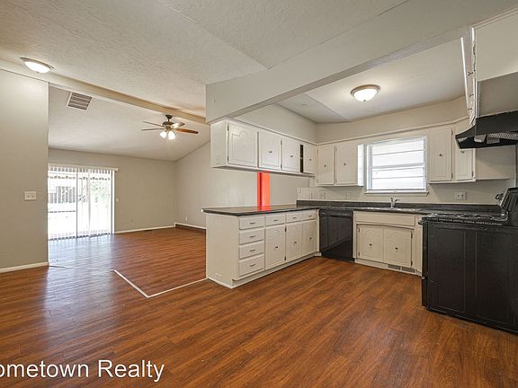 4th image of 3404 Simmons Dr