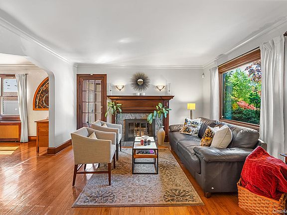 3rd image of 139 Stevens Avenue