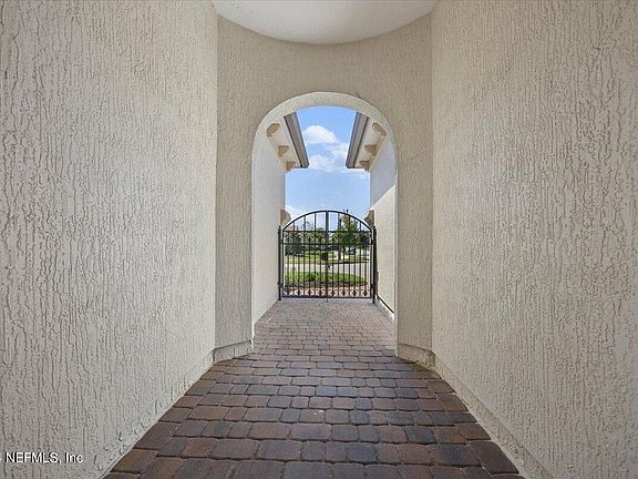 3rd image of 2913 PESCARA Drive