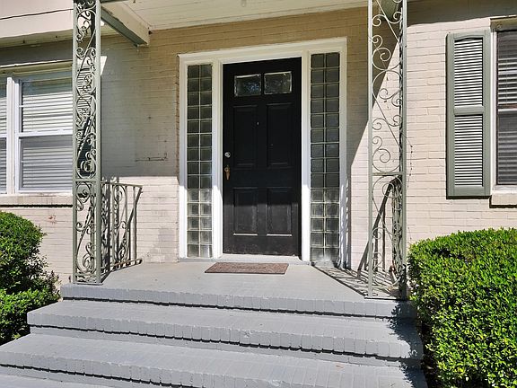4th image of 3563 Oak St #1