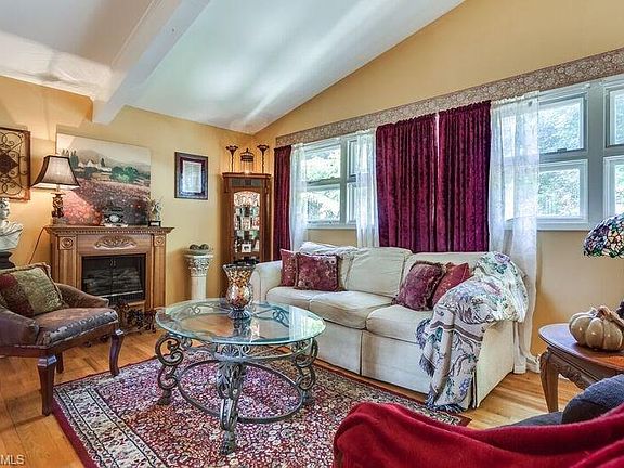 5th image of 2916 New Hanover Dr
